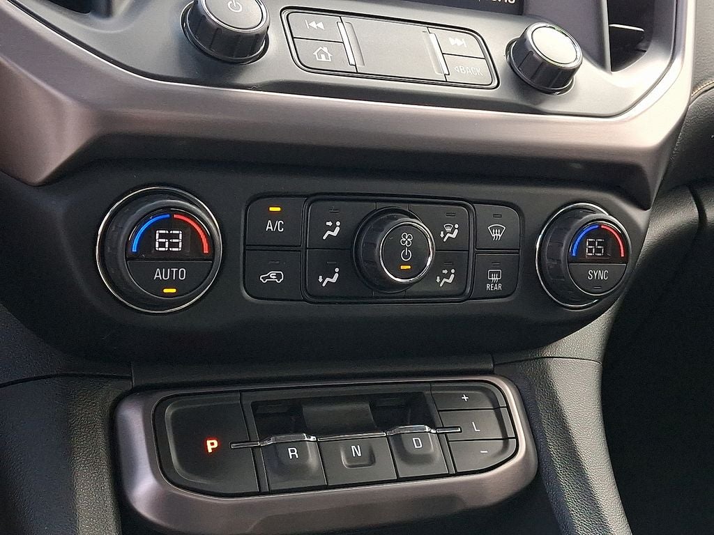 2021 GMC Acadia AT4