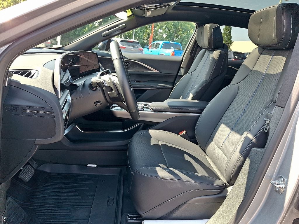 2025 Cadillac Lyriq Sport