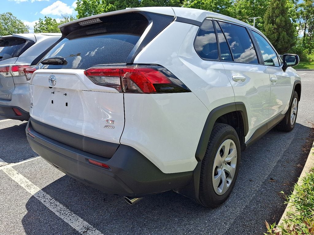 2024 Toyota RAV4 LE