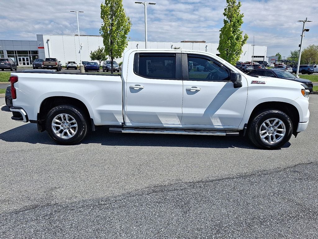 2024 Chevrolet Silverado RST