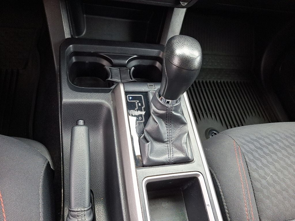 2022 Toyota TACOMA SR5 SR5 V6