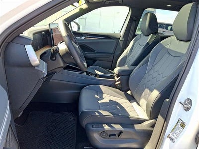 2025 Volkswagen Tiguan 2.0T SEL R-Line