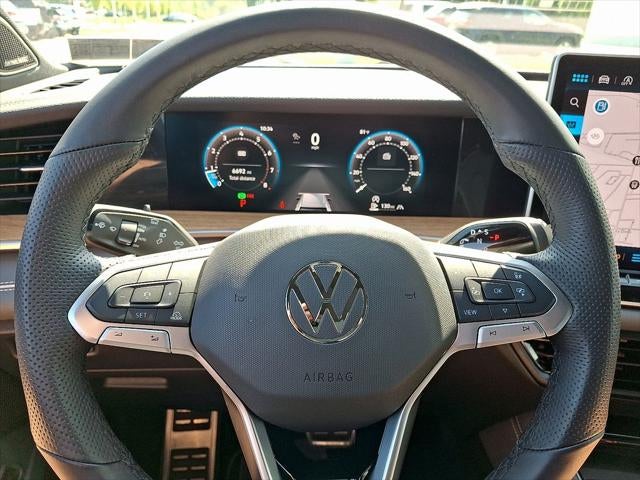 2025 Volkswagen Tiguan 2.0T SEL R-Line