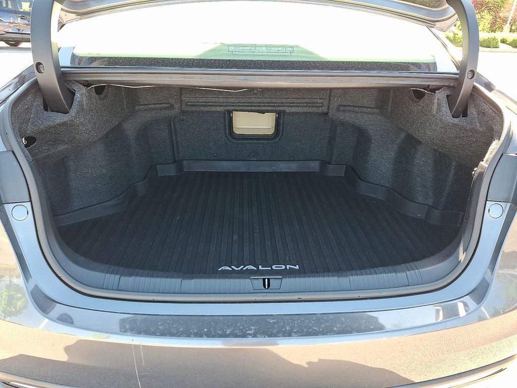 2018 Toyota AVALON Limited