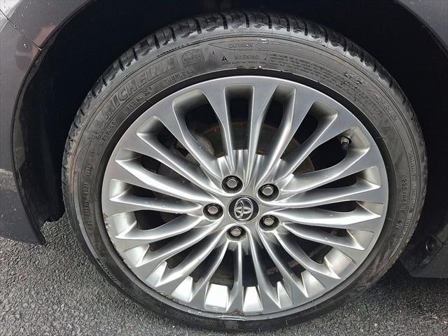 2018 Toyota AVALON Limited