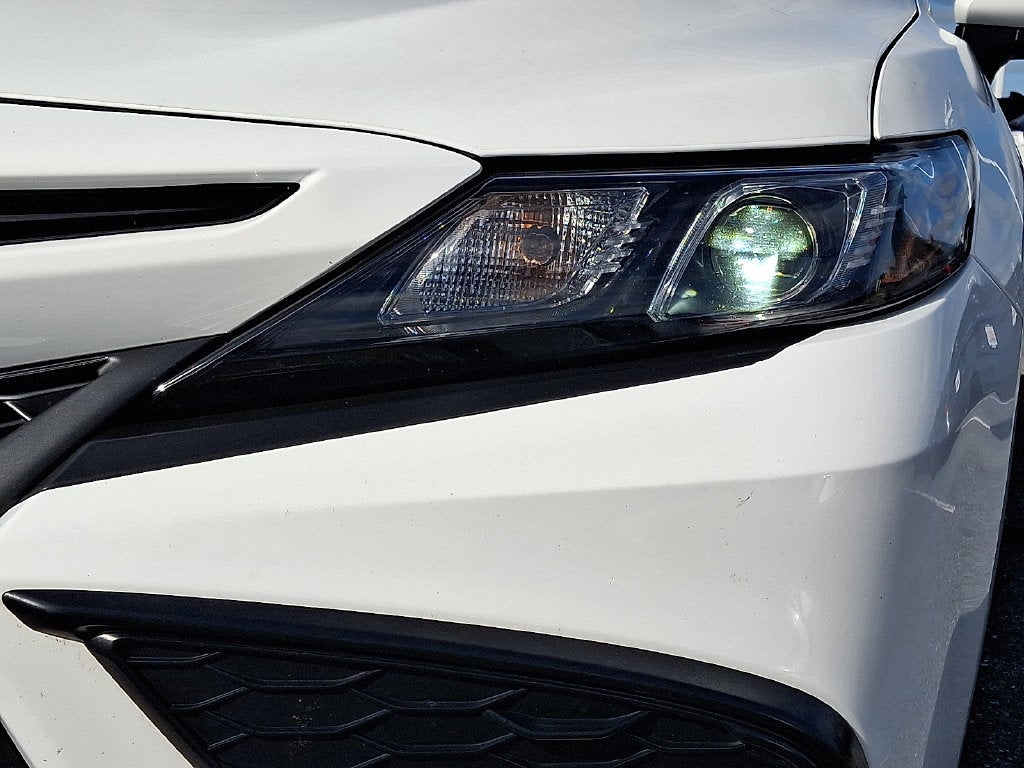 2024 Toyota Camry Hybrid SE
