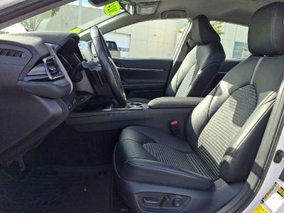 2024 Toyota Camry Hybrid SE