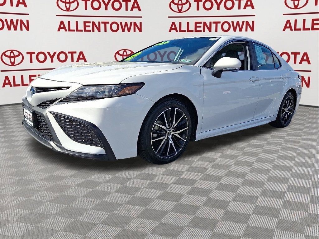 2024 Toyota Camry Hybrid SE