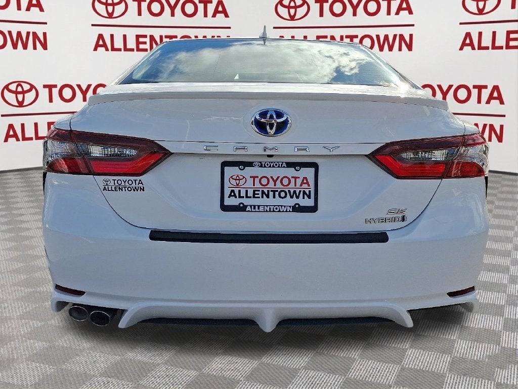 2024 Toyota Camry Hybrid SE