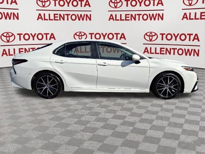 2024 Toyota Camry Hybrid SE