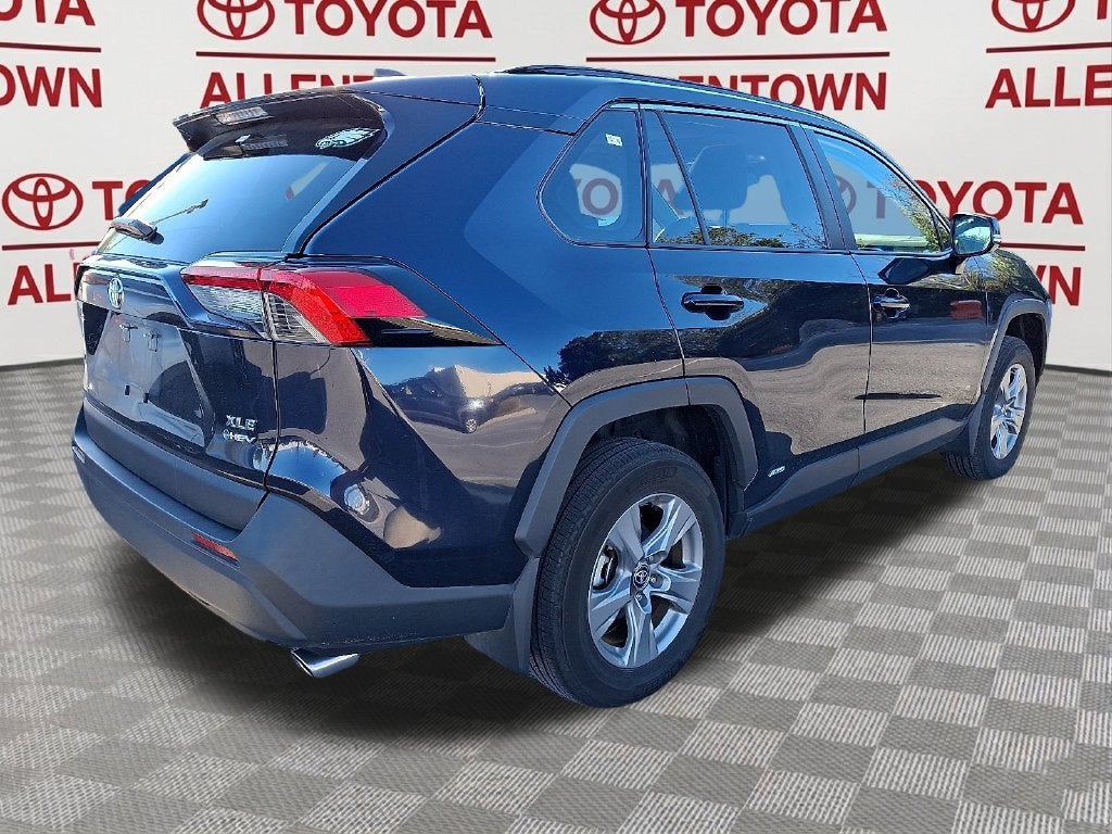 2025 Toyota RAV4 Hybrid XLE