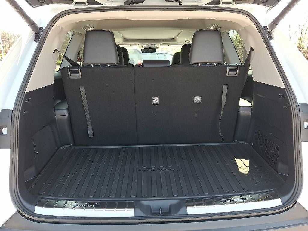 2025 Toyota GRAND HIGHLANDER Platinum