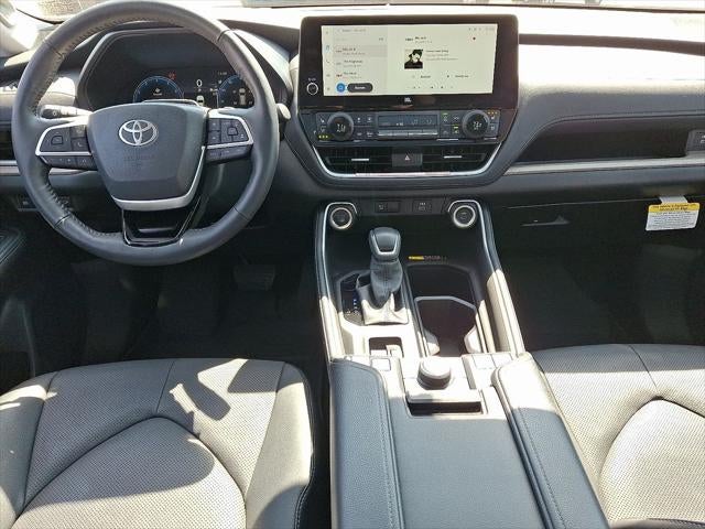 2025 Toyota GRAND HIGHLANDER Platinum