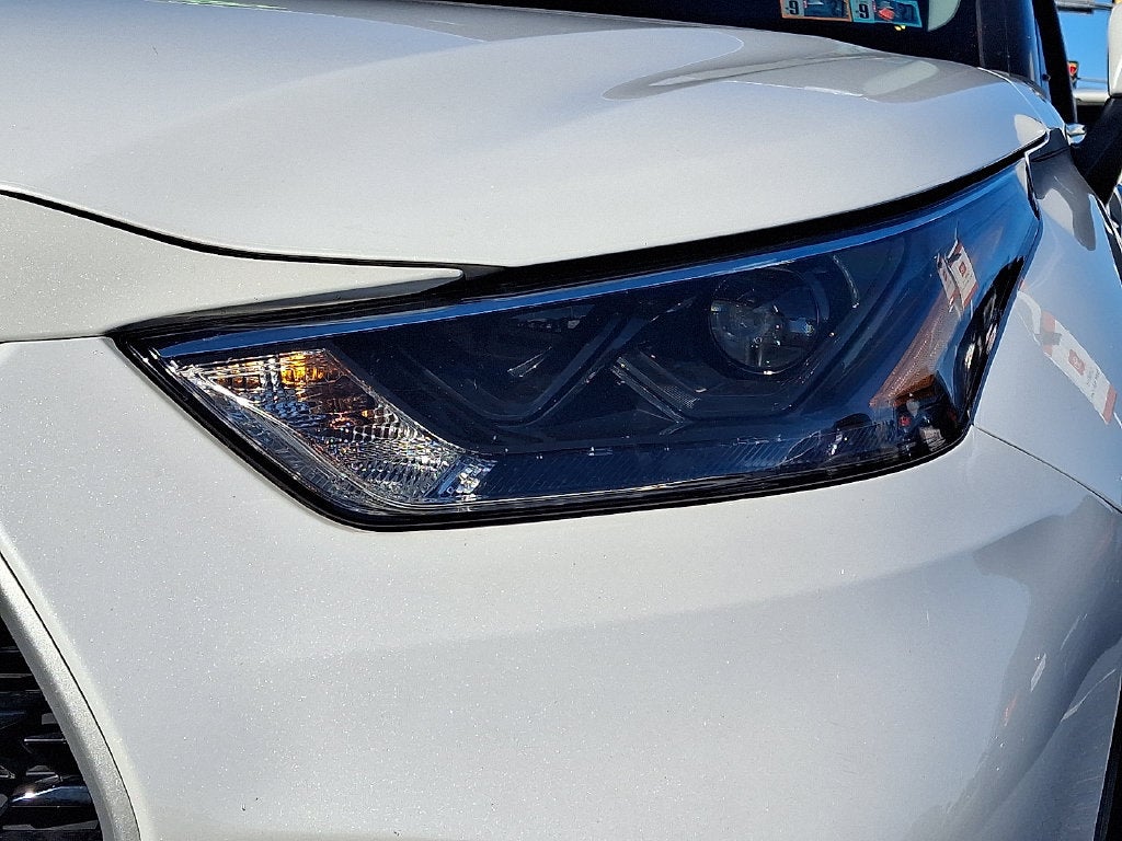 2023 Toyota Highlander Hybrid LE