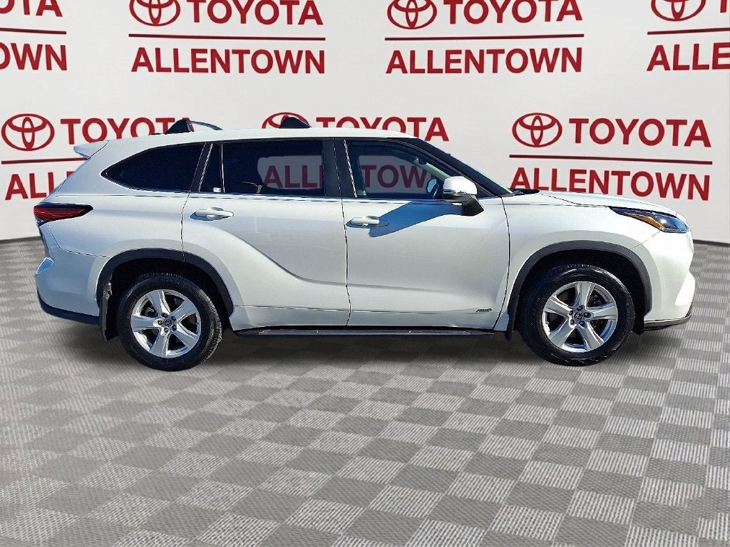 2023 Toyota Highlander Hybrid LE