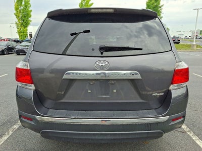 2013 Toyota HIGHLANDER SE