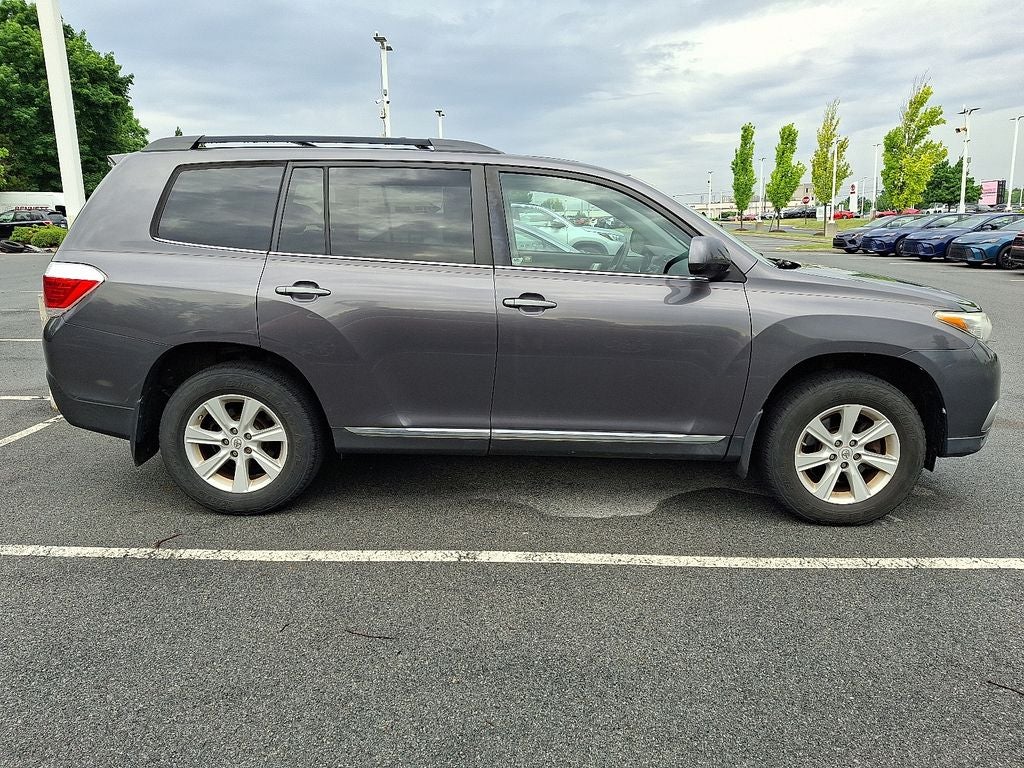 2013 Toyota HIGHLANDER SE
