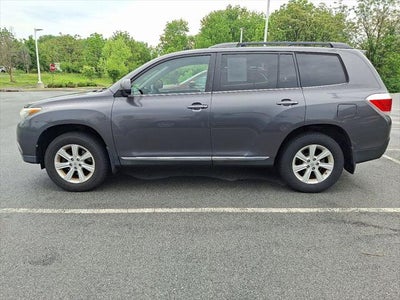2013 Toyota HIGHLANDER SE