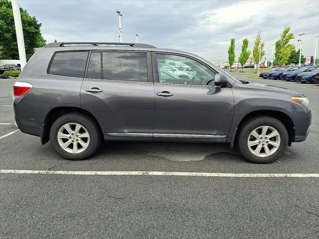 2013 Toyota HIGHLANDER SE