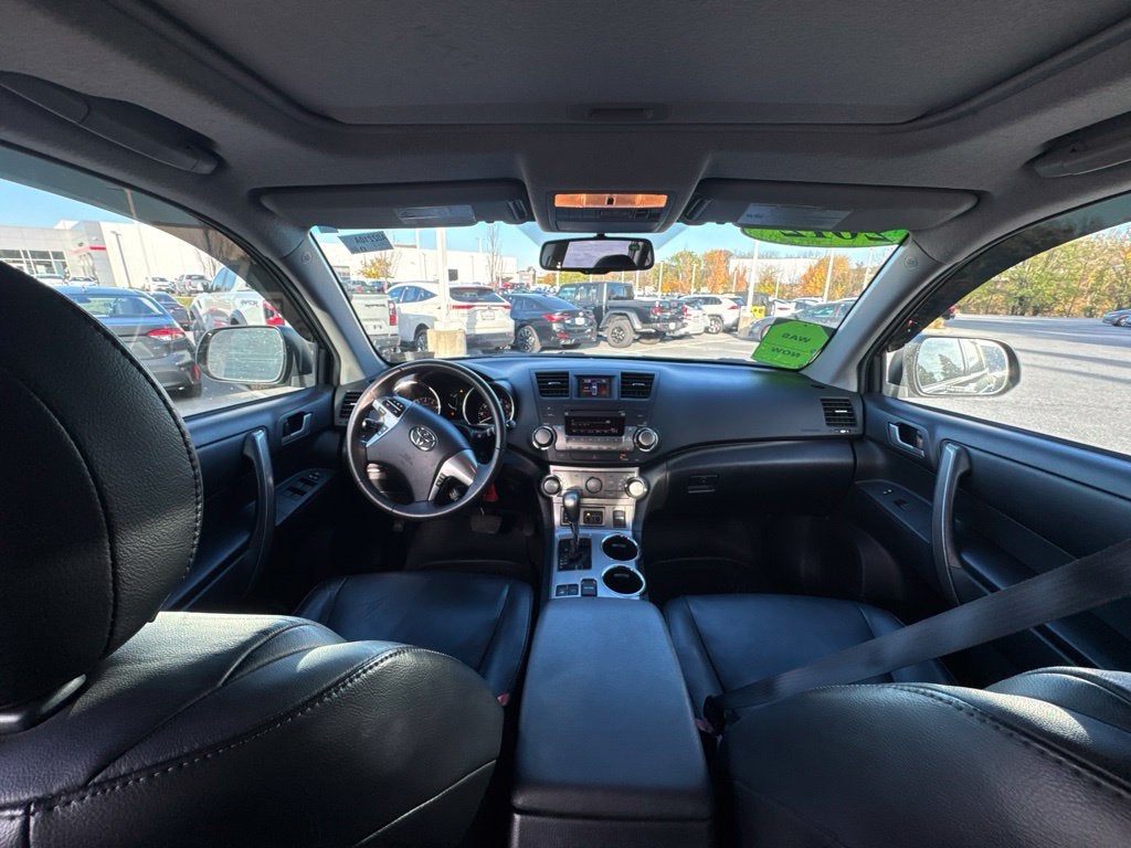 2012 Toyota HIGHLANDER SE