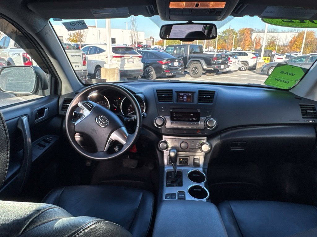 2012 Toyota HIGHLANDER SE