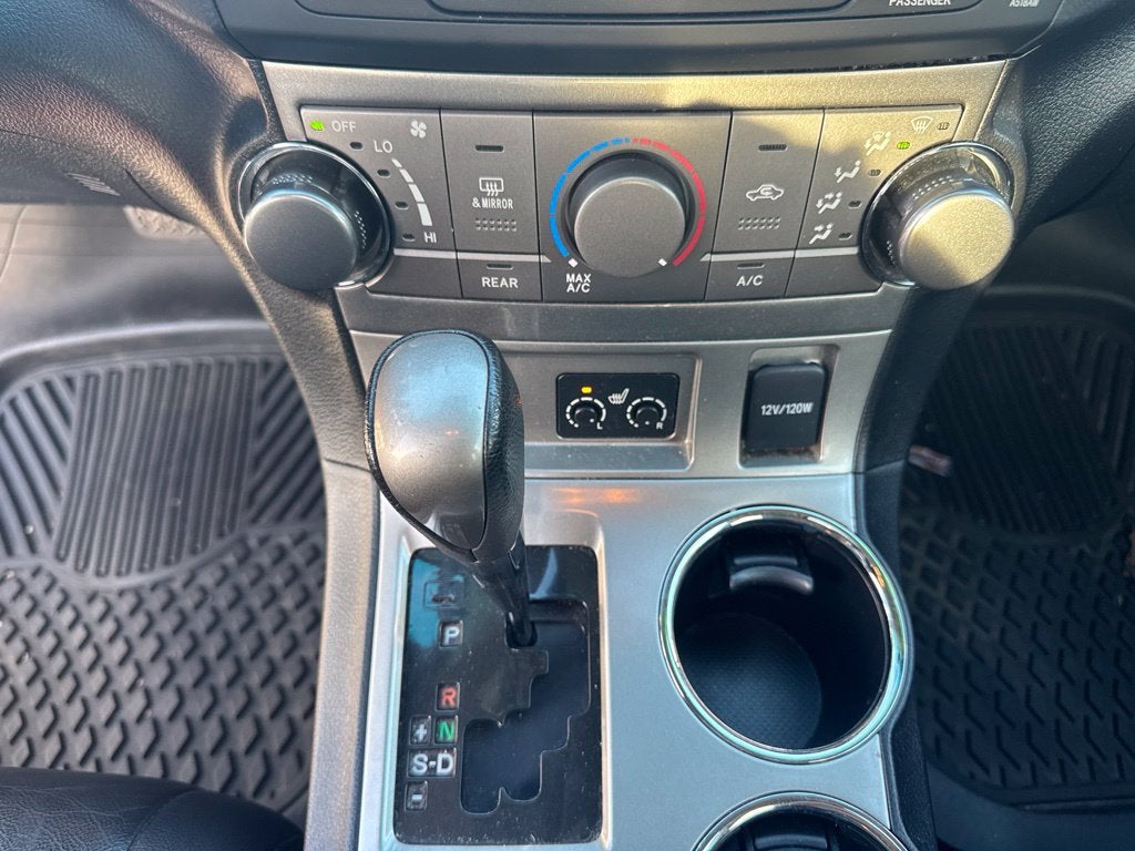 2012 Toyota HIGHLANDER SE