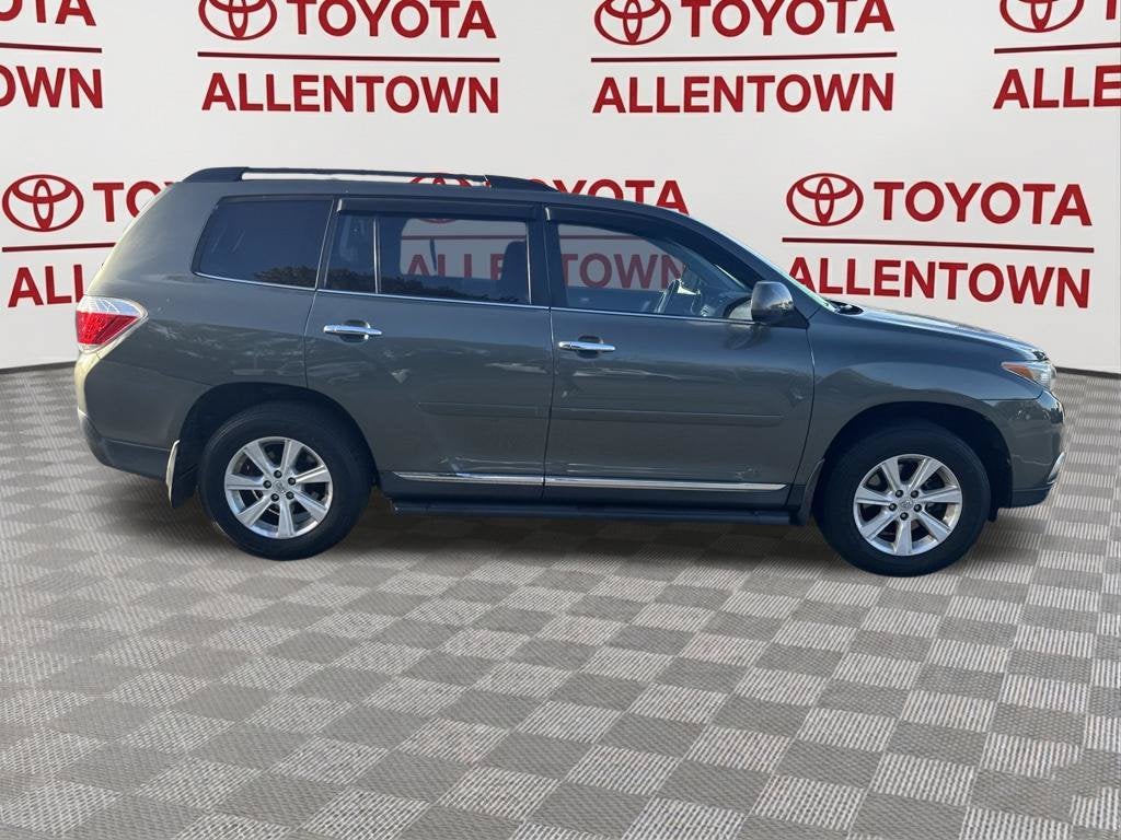 2012 Toyota HIGHLANDER SE