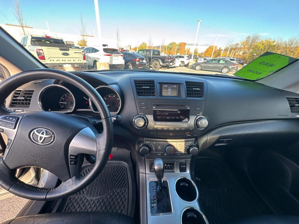 2012 Toyota HIGHLANDER SE