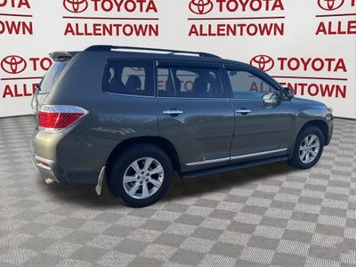 2012 Toyota HIGHLANDER SE