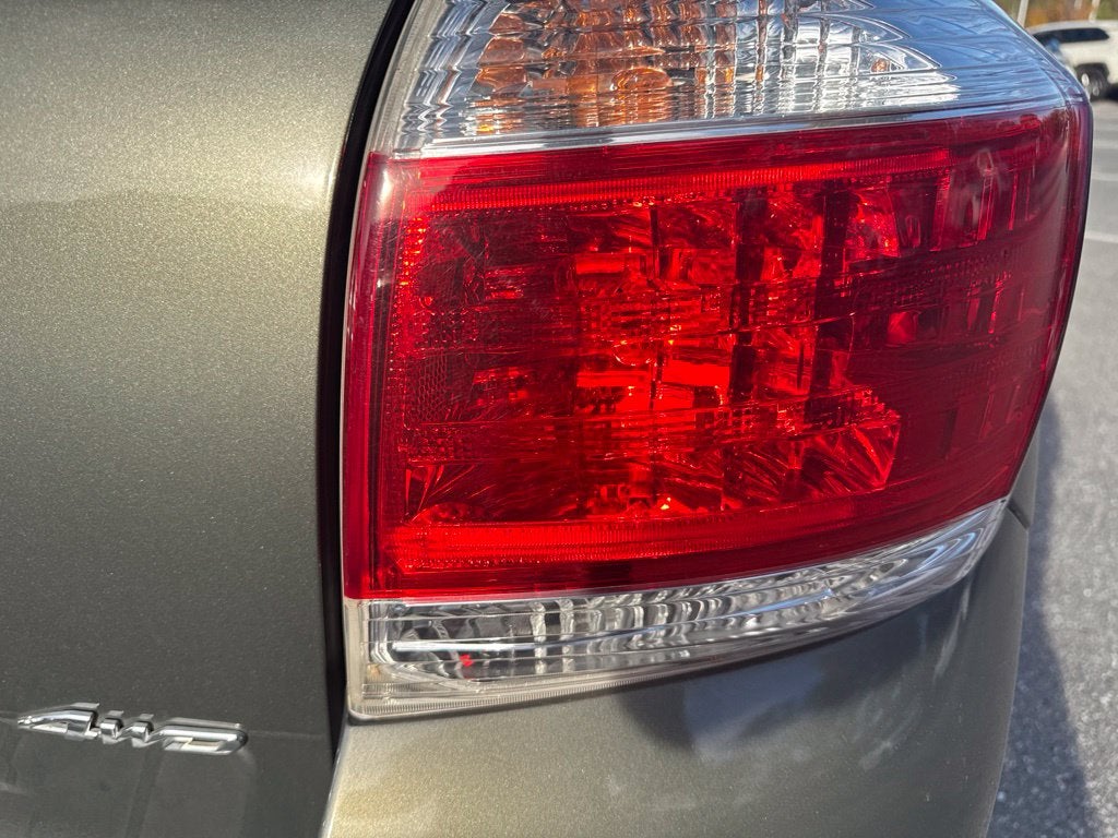 2012 Toyota HIGHLANDER SE