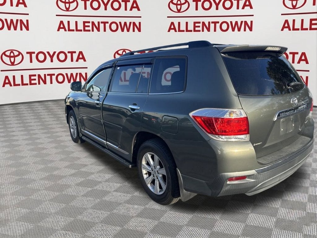 2012 Toyota HIGHLANDER SE