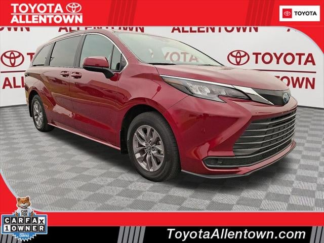 2025 Toyota Sienna LE 8 Passenger