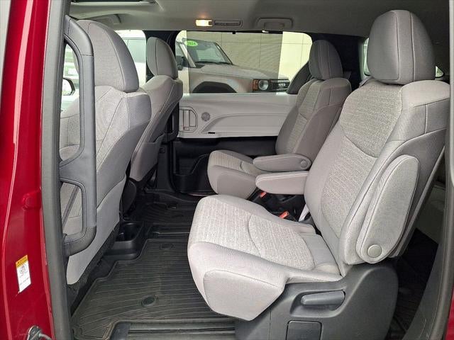 2025 Toyota Sienna LE 8 Passenger