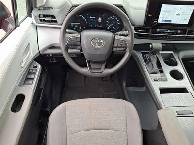 2025 Toyota Sienna LE 8 Passenger