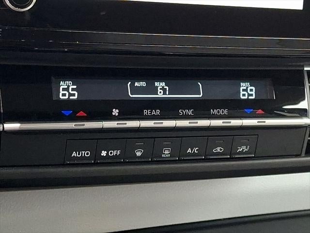 2025 Toyota Sienna LE 8 Passenger
