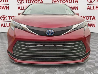 2025 Toyota Sienna LE 8 Passenger