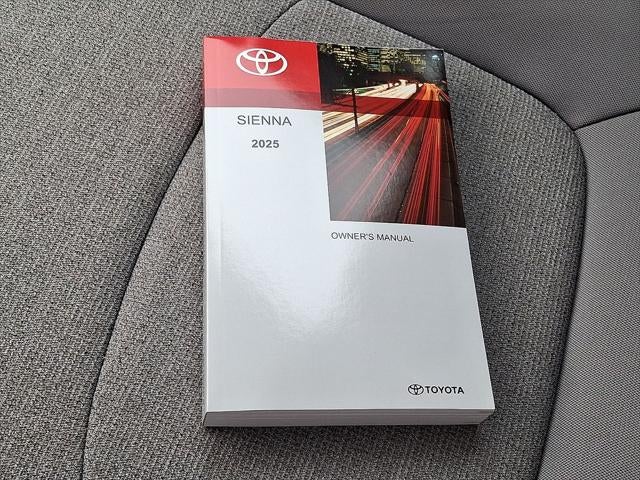 2025 Toyota Sienna LE 8 Passenger