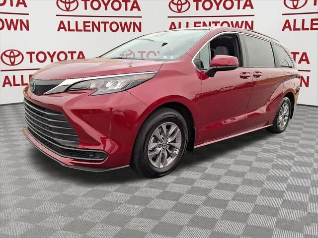 2025 Toyota Sienna LE 8 Passenger