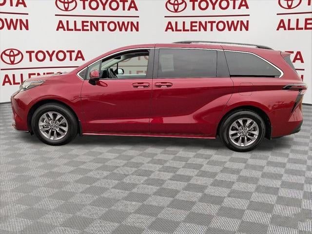 2025 Toyota Sienna LE 8 Passenger