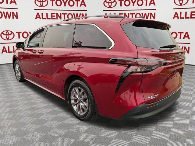 2025 Toyota Sienna LE 8 Passenger