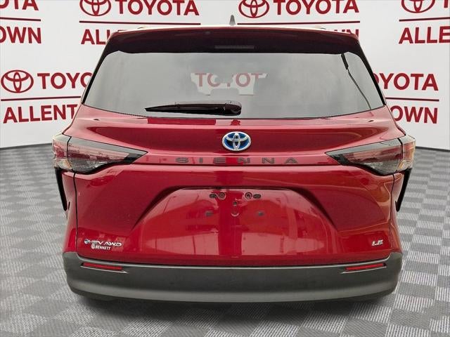 2025 Toyota Sienna LE 8 Passenger