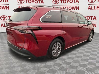 2025 Toyota Sienna LE 8 Passenger