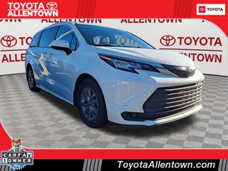 2022 Toyota Sienna LE 8 Passenger