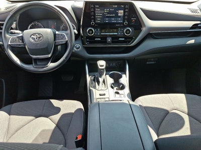 2022 Toyota HIGHLANDER LE