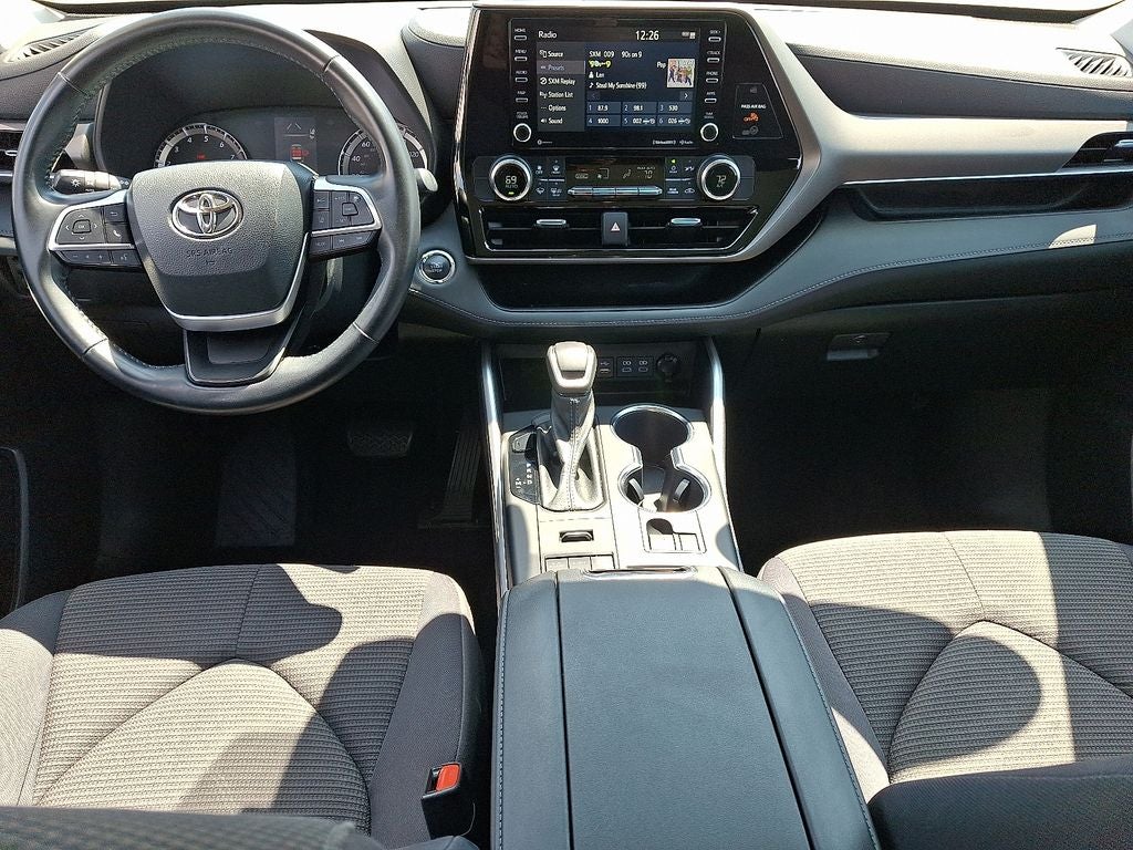 2022 Toyota HIGHLANDER LE