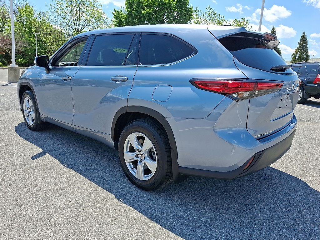 2022 Toyota HIGHLANDER LE