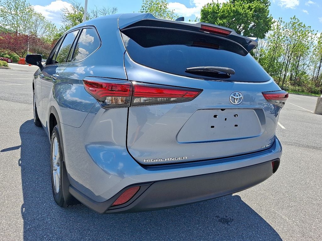 2022 Toyota HIGHLANDER LE