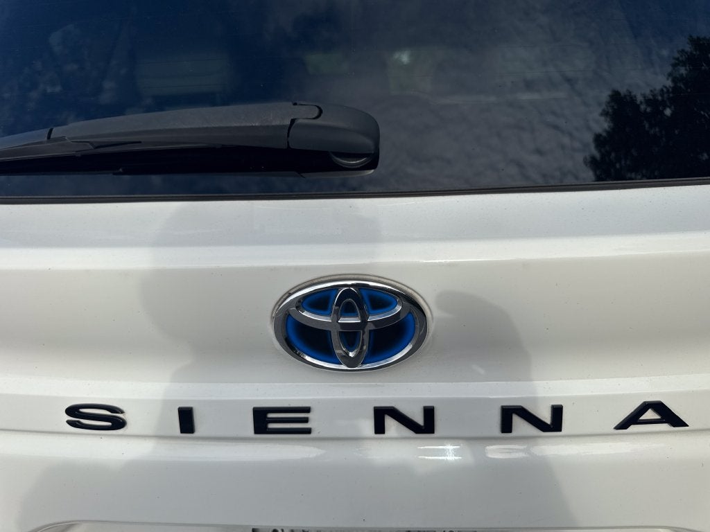 2021 Toyota Sienna XSE 7 Passenger