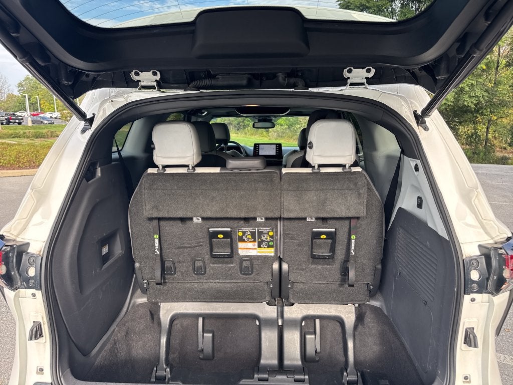 2021 Toyota Sienna XSE 7 Passenger