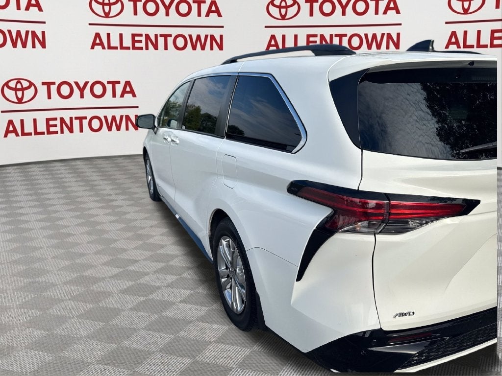 2021 Toyota Sienna XSE 7 Passenger